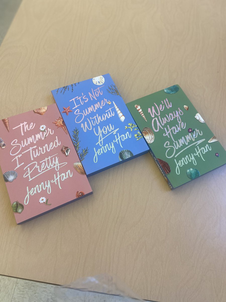 ffarokhi's tweet image. Several students asked for books in Jenny Han’s The Summer I Turned Pretty series which led to a request for a book display featuring summer love stories⤵️
#yalit #highschoollibrary #teenreads