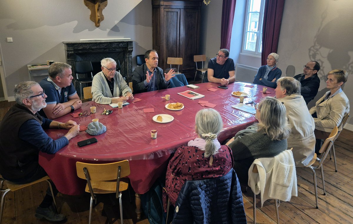 fbarusseau's tweet image. À Loulay et Lozay ce vendredi :
Santé : lutter contre la désertification médicale, soutenir les centres de santé.
Ruralité : simplifier les blocages administratifs.
Les Français demandent : santé, emplois dignes, environnement protégé.