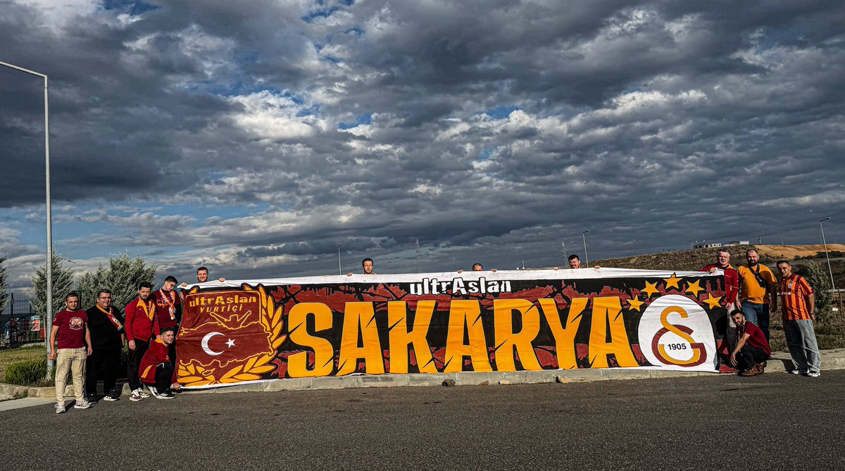 İŞTE GELİYORUZ YİNE YENİDEN… 

Ali Sami Yen Yolundayız…

<a href="/ultrAslan/">ultrAslan</a> 
<a href="/uAYurtici/">ultrAslan Yurtiçi</a> 
<a href="/uASakarya/">ultrAslan SAKARYA</a>