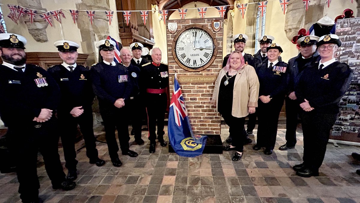 HoldernessNews's tweet photo. Inside this week, how a last-minute phone call saved a historic clock that now has pride of place in a new Coastguard memorial recently unveiled at St Nicholas Church in Withernsea.
📸 Darrin Stevens
#Coastguard #HMCoastguard #holderness #withernsea https://t.co/7iRXsxcv6X