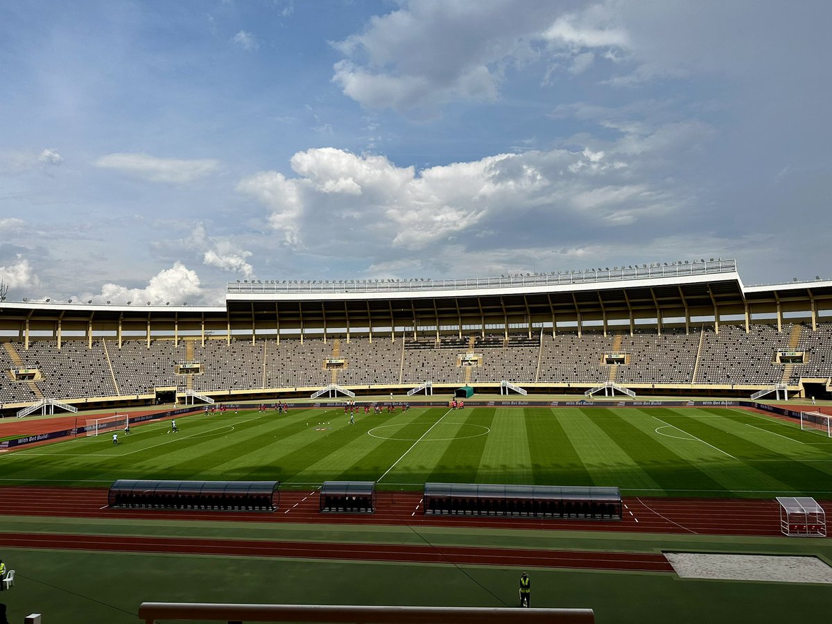IsmaelKiyonga's tweet image. Update from Mandela National stadium, Namboole. Home Team @KitarafcHoima is warming up, away team @VipersSC not anywhere near. 

Kickoff: 5pm

#UPLDoubleHeader #UPLLive
