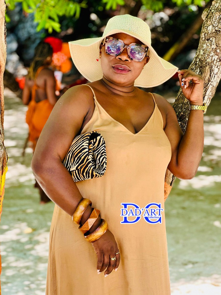 Dadacollection's tweet photo. Bon sole tout moun 💃🤩
Fè weekend ou bèl ak #DadArtCollection
Pase pran koleksyon paw la #MèsiLavi
Tel:47288944 https://t.co/dFzX3QTo89
