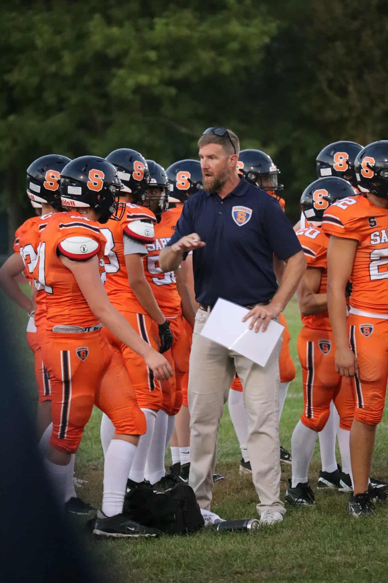 Jeffmelko's tweet photo. Grit &amp; toughness... 🏈 https://t.co/74AhLAnEeU