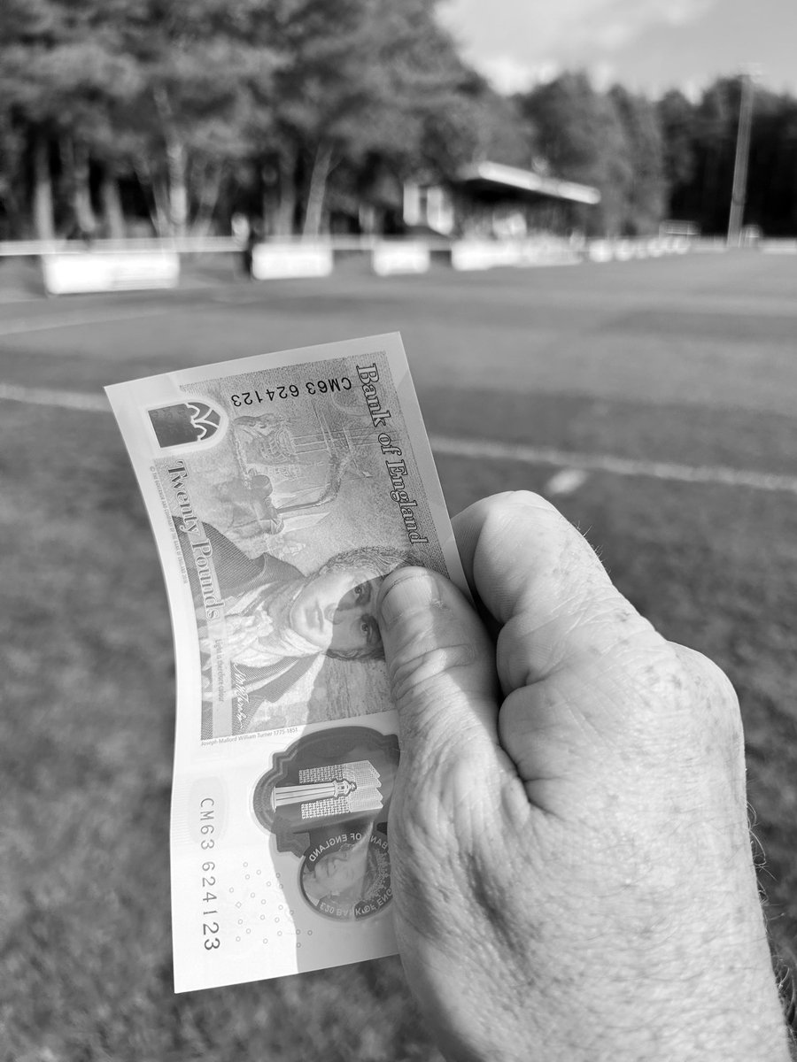 Wherever you are today make sure you make a conscious effort to get out and support your local grassroots club, these community based club can’t survive without you, today  I will be supporting <a href="/ChristchurchFC_/">Christchurch FC</a> <a href="/AndoverNSfc/">ANDOVER NEW STREET 💚🖤⚽️</a> #aroundthegroundsfor20pounds