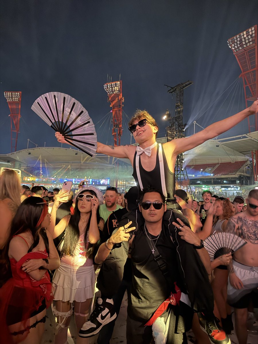 aaronarghh's tweet image. knockout 😎