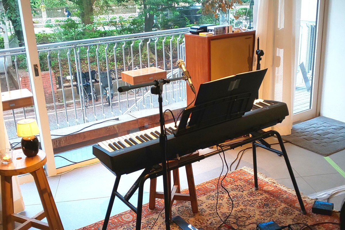 2025/9/14
『よきおとずれ』＠ Wonder YoYogi Park
黒沼英之さんのライブ2回目。こんなに近い距離で、落ち着いてライブを楽しめる、とてつもない贅沢をさせていただきました。「やさしい痛み」に始まり、「Delicate」「ふたり」「だいじなこと」「ねつ」と新たに聴けた楽曲も多くて嬉しい。
#黒沼英之