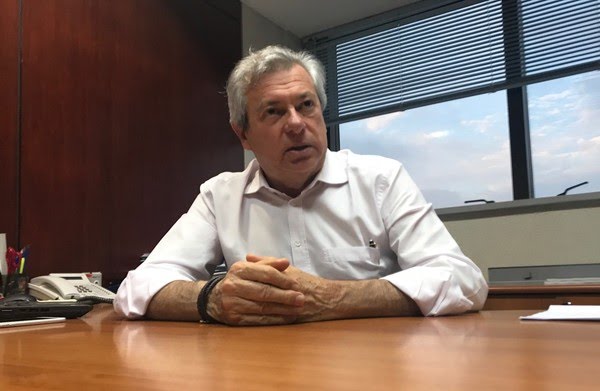MACEDO88FUTSHOW's tweet image. A revisão orçamentária proposta por Piovesan e Gavioli apresenta um déficit de quase R$ 100 milhões e não amortiza em nada a dívida.

Considerando a dívida revisada em 2025, o valor vai bater na casa de R$ 2,7 bilhões.

Considerando CDI/Selic a 15%, olhem os juros da dívida! 👇🏽…