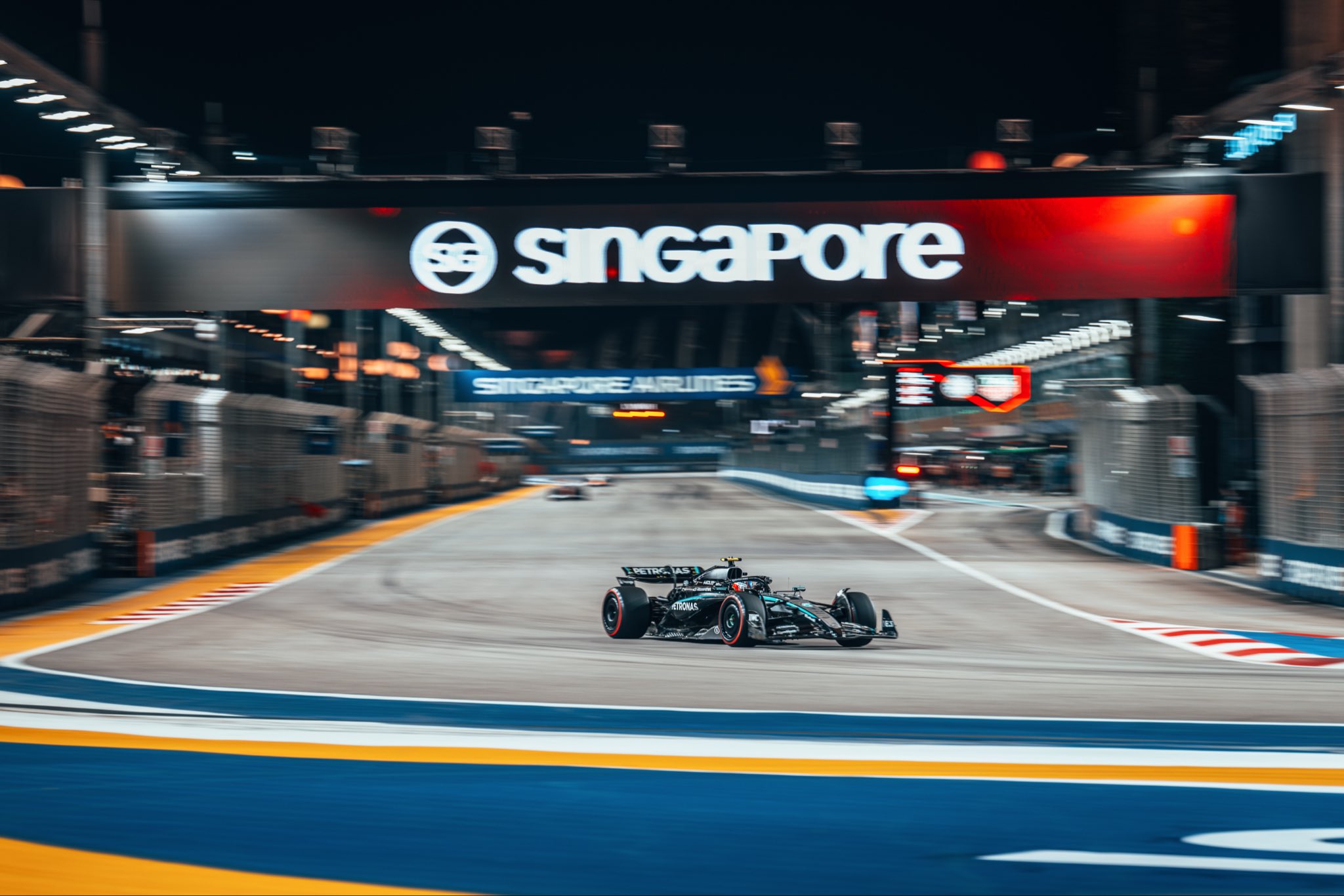 Kimi Antonelli driving around Singapore in the W16