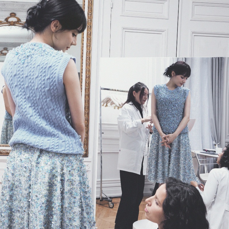 Dior's tweet photo. Dilraba, Jennifer Lawrence, 070 Shake, Mikey Madison, Camille Cottin and Sophie Wilde try on the looks they chose for the Spring-Summer 2026 show by Jonathan Anderson

#DiorSS26