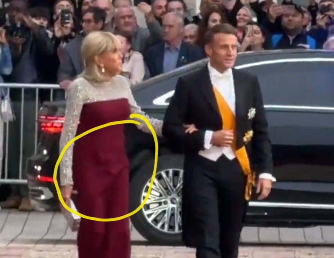 MagLiber3's tweet image. Les gaines cela plaque tout #JMTROGNEUX 🤣🤣🤣
Cela balance grave !
Quel film 🤣🎥🎥📆
#BecomingBrigitte #BrigitteMacron