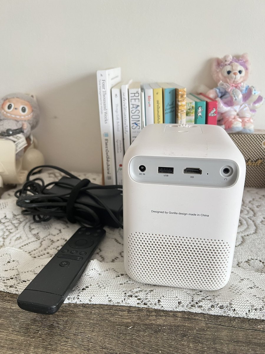 ขาย WANBO T2 MAX มือสอง
(ใช้งานน้อยมากๆ) แถมสาย HDMI ให้
ราคา 3000.- รวมส่ง
นัดรับได้ BTS 
อุปกรณ์ภายในกล่อง 
- โปรเจคเตอร์ 
- รีโมทคอนโทรล
- อะแดปเตอร์ไฟ
#โปรเจคเตอร์มือสอง #ส่งต่อโปรเจคเตอร์ #โปรเจคเตอร์ #projector  #ส่งต่อprojector #โปรเจคเตอร์มือสอง #wanbo #wanboมือสอง