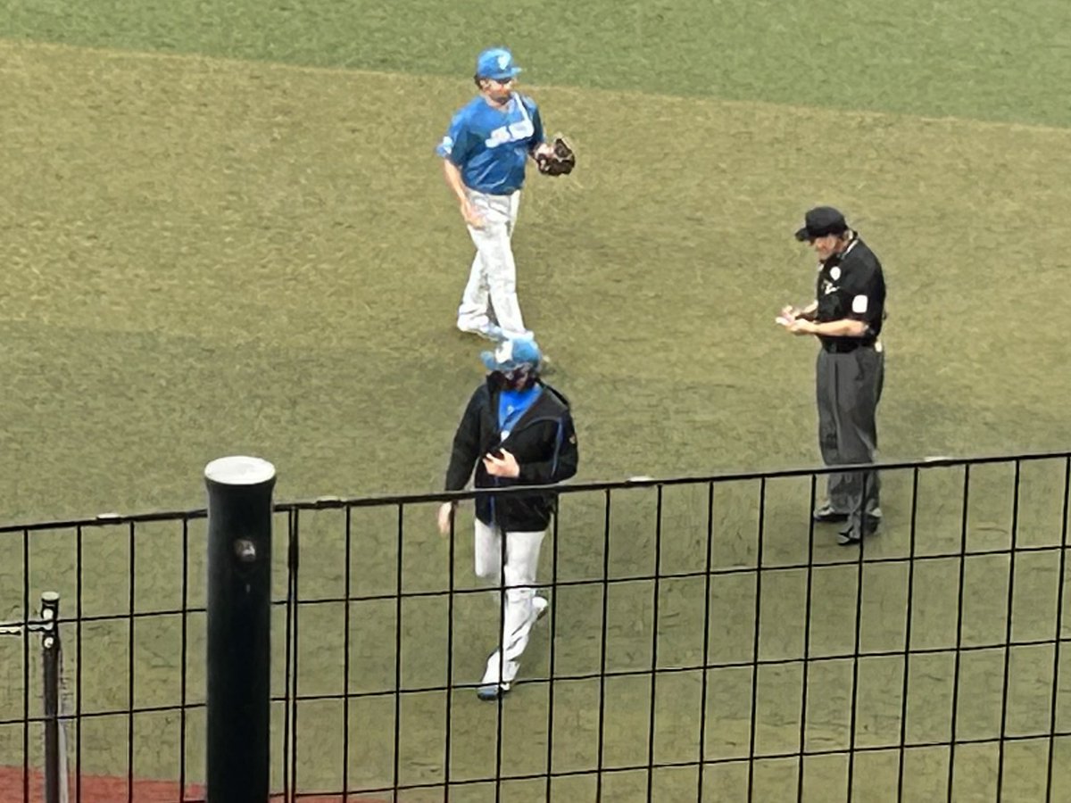 machamacha1971's tweet image. 北海道日本ハムvs千葉ロッテ（２）＠ZOZOマリンスタジアム（千葉海浜幕張）
今日の新庄監督！
＃CS
＃CS日ハム
＃日ハム
＃日本ハム
＃ファイターズ
＃千葉ロッテ
＃ロッテ
＃新庄劇場
＃新庄剛志
＃新庄監督
＃ZOZO