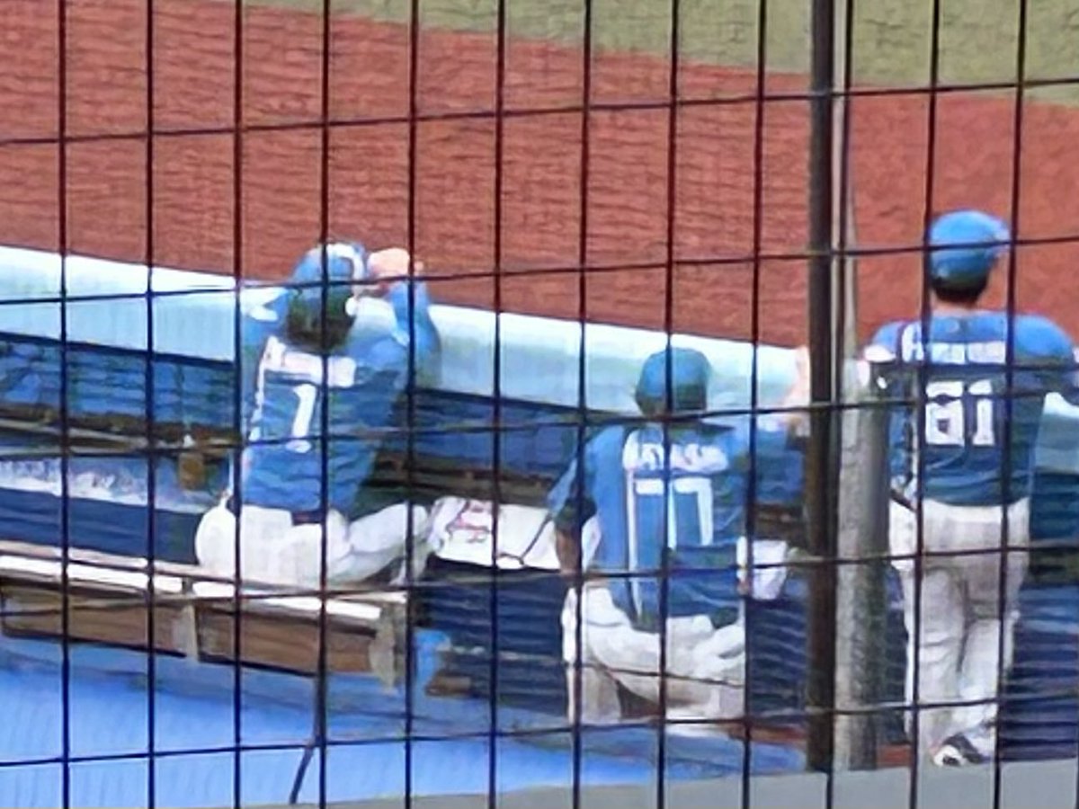 machamacha1971's tweet image. 北海道日本ハムvs千葉ロッテ（２）＠ZOZOマリンスタジアム（千葉海浜幕張）
今日の新庄監督！
＃CS
＃CS日ハム
＃日ハム
＃日本ハム
＃ファイターズ
＃千葉ロッテ
＃ロッテ
＃新庄劇場
＃新庄剛志
＃新庄監督
＃ZOZO