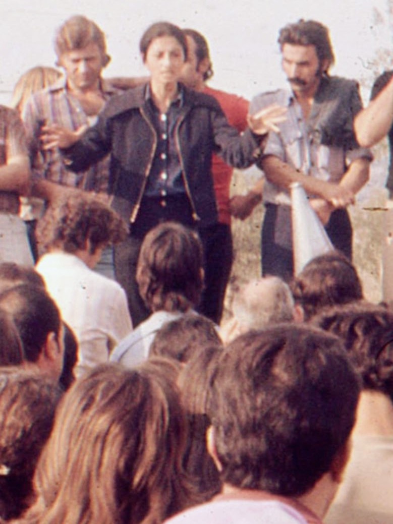 MPDNUT's tweet image. On Oct 4 1974 a strike of Greek and Pakistani migrant workers began at the 'National Can' factory in Elefsina, the first major strike after the fall of the Greek junta. With the workforce united, the strike was solid. After a month, they had won. #UnitedweStand, #DividedweFall 1