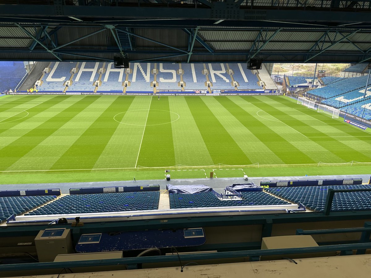 Here with storm Amy at Hillsborough Stadium. Sheff Wed v Coventry City ⁦<a href="/talkSPORT2/">talkSPORT 2</a>⁩ 12-30 ko coverage from 12 ⁦<a href="/MarkWilsonRadio/">Mark Wilson</a>⁩ @Redfearn8