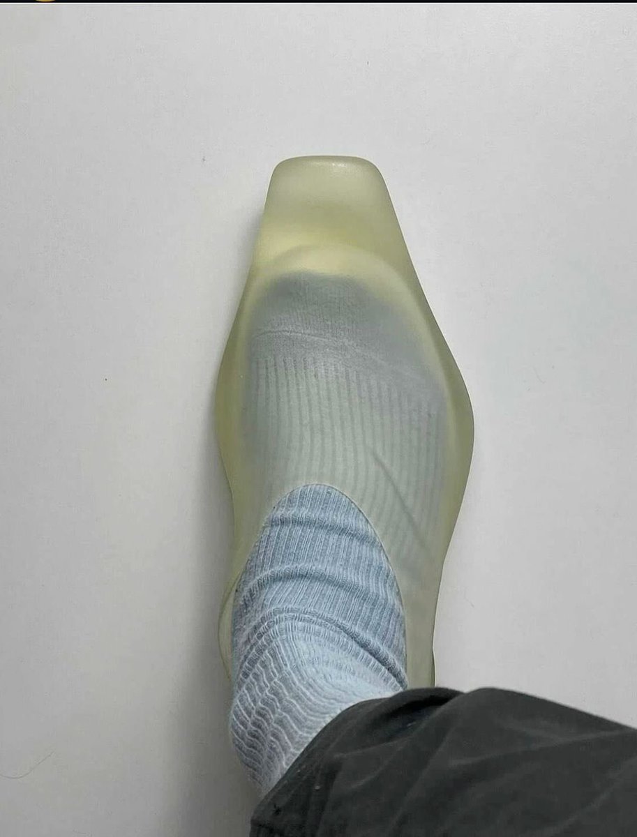 HOMMEALONE's tweet photo. these remind me of the naked mules by body amplification devices (BAD) https://t.co/7HxobY14fx