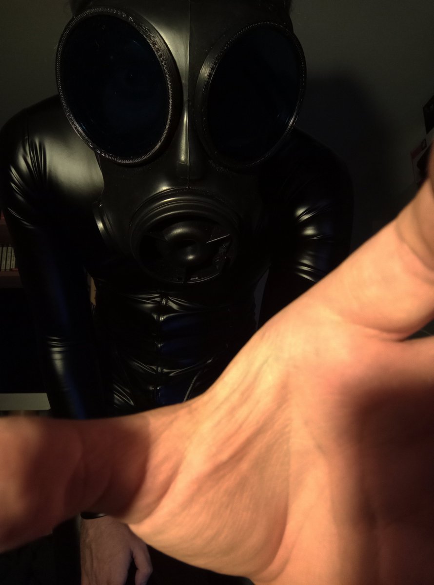 acaidrone's tweet photo. You look like the perfect subject for dronification~ Just let me.. grab you by your throat, and make you stare into my eyes before we slip your own mask on. https://t.co/rxoi0vWlp9