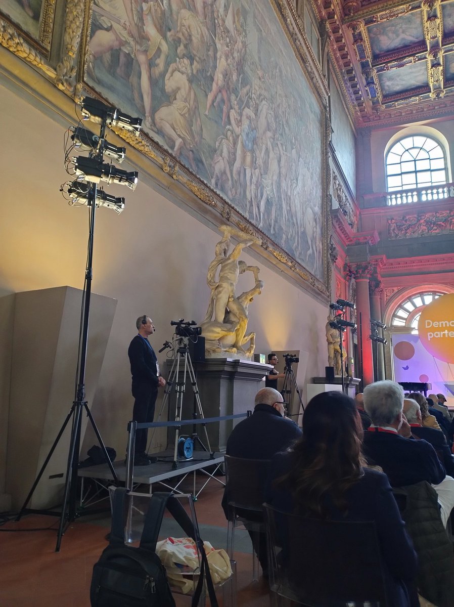 laltra_opinione's tweet image. Nuova giornata di impegni al #FNEC . Tutto il giorno al Salone dei Cinquecento di #Firenze.