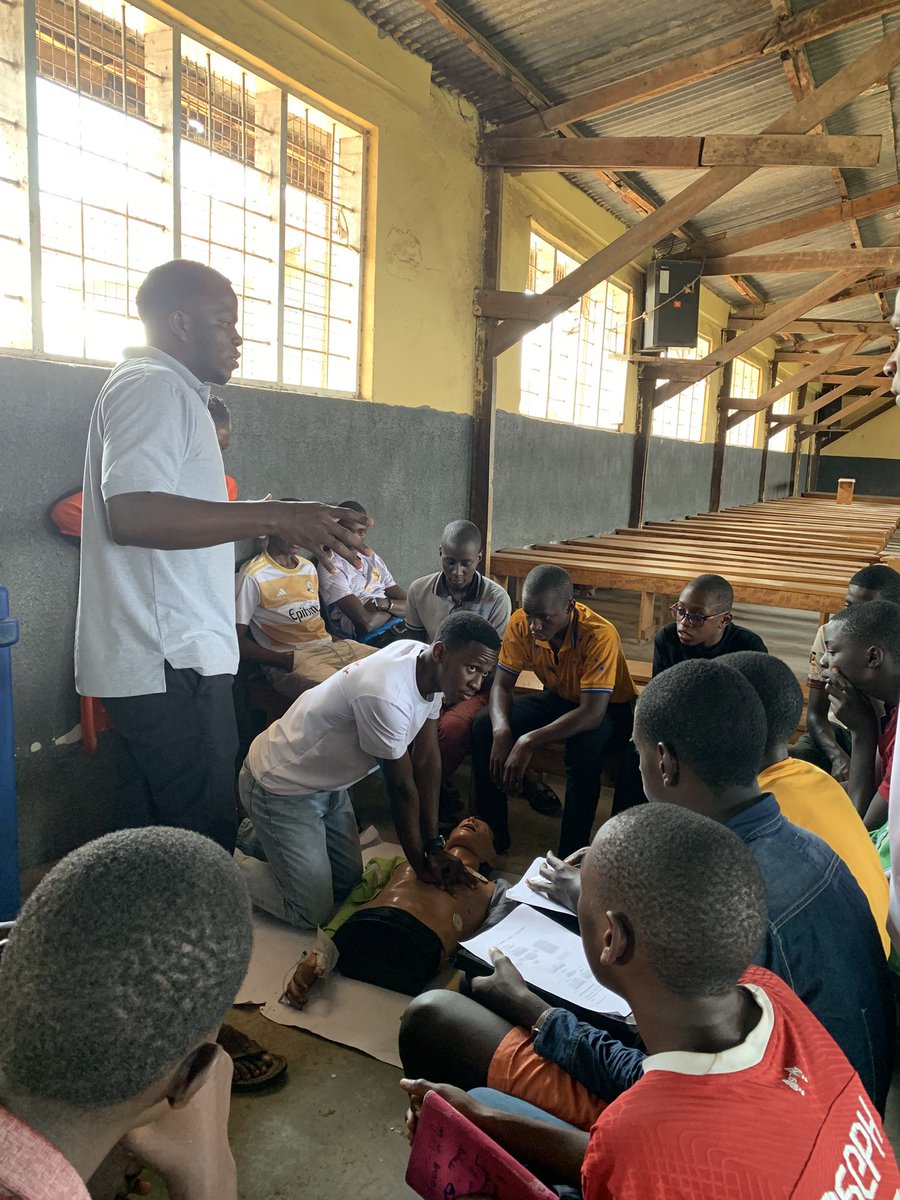 m_ndyomugabe's tweet image. Great session today collaborating with the Must Emergency Department and the Emergency Interest Group. We delivered a vital Basic Life Support (BLS) training, covering cardiac arrest and choking management for both adults and infants.
#BLS #BasicLifeSupport #CPR #FirstAid