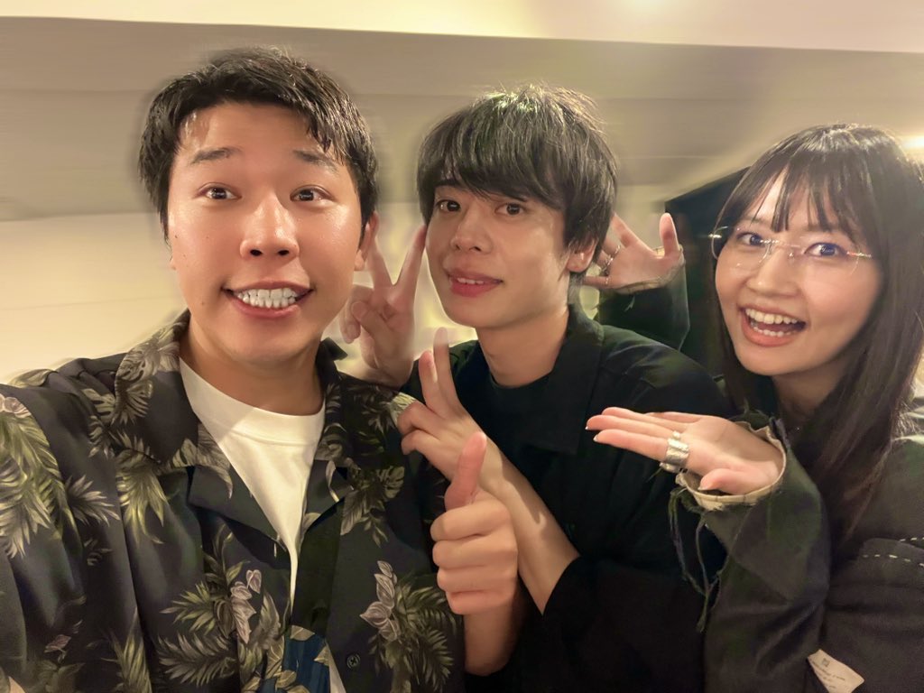 先日、『Fランク大学殺人事件』観劇してきました。

相変わらず深谷さんの作品はやりたい事詰め込んでて最高だった。みんなバカで愛らしくて。
そして、懐かしかった。

ミカちゃんのギャルっぷり、目が離せなかったなぁ。憧れ。

蛍で一緒だったメンバーとも会えた嬉し！

#Fラン事件 ＃バザール44