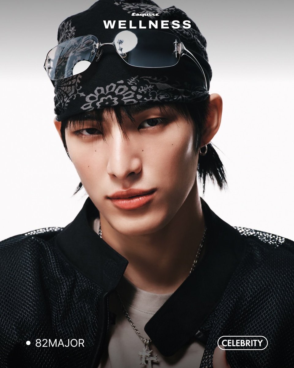 ソンイルさんにそばかすメイクしたくなるのわかります
イェチャンくんやっぱりお顔がおしゃれ~