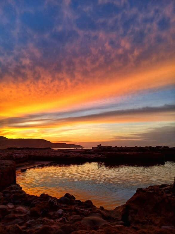 EvanMinMin's tweet photo. Sunset sky and sea 🌄🤎 https://t.co/kUZvktj6lQ