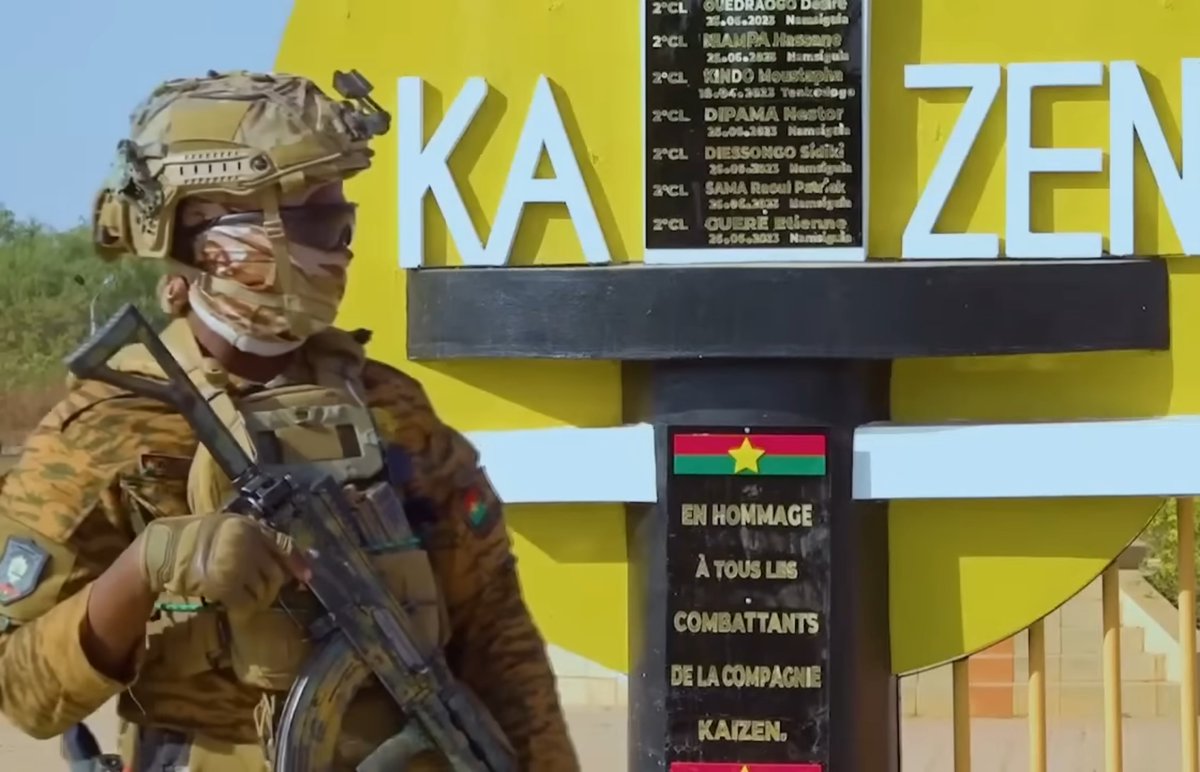 18Echo0321's tweet photo. “The meaning of the fight we are waging today for Burkina Faso, I think it is very clear in everyone’s mind. Here are inscribed the names of valiant fighters who fell for Burkina Faso, weapons in hand.”

BIR 10 captain paying tribute to the fallen members of Kaizen company. https://t.co/cah8AwQDhx