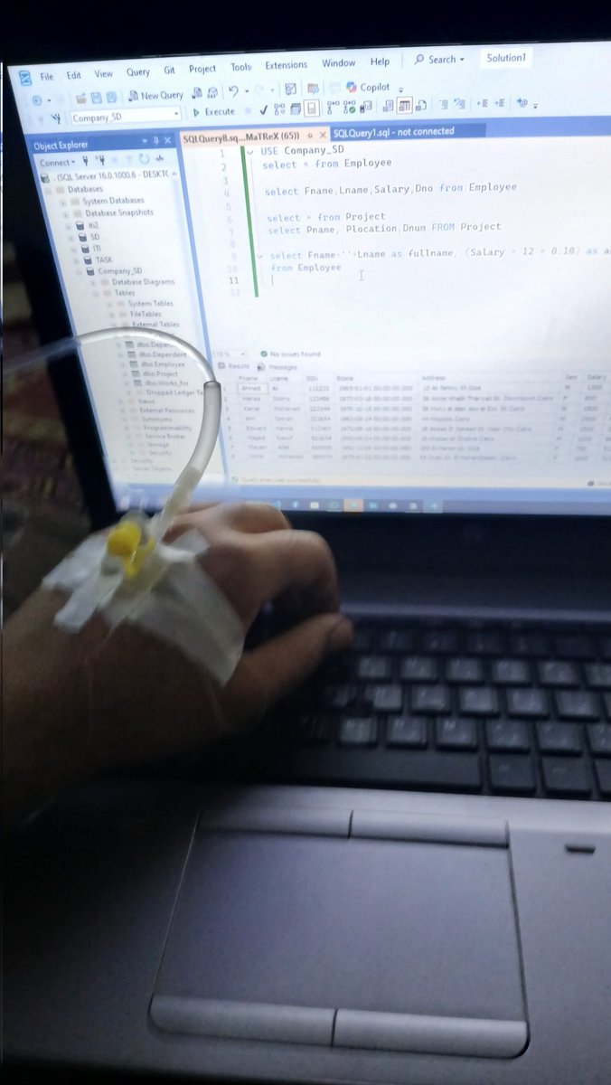 aliielhadad's tweet photo. عندي برد ومش قادر  
مركب كانيولا وميت مش قادر اتحرك 
جسمي متكسر مش سامع حاجه بوداني 
مناخيري بايظه 
عيني بتدمع 
بعمل تاسك وهمتحن للكورس 
وهذاكر للكليه واعمل assignment ال laps 
بس لازم أ fighting عشان مش اندم ومش افضل ف مكاني 
انا بقيت مهووس بالمذاكرة عشان مبقاش غيرها تنقذني https://t.co/dN3WBGV7Jr