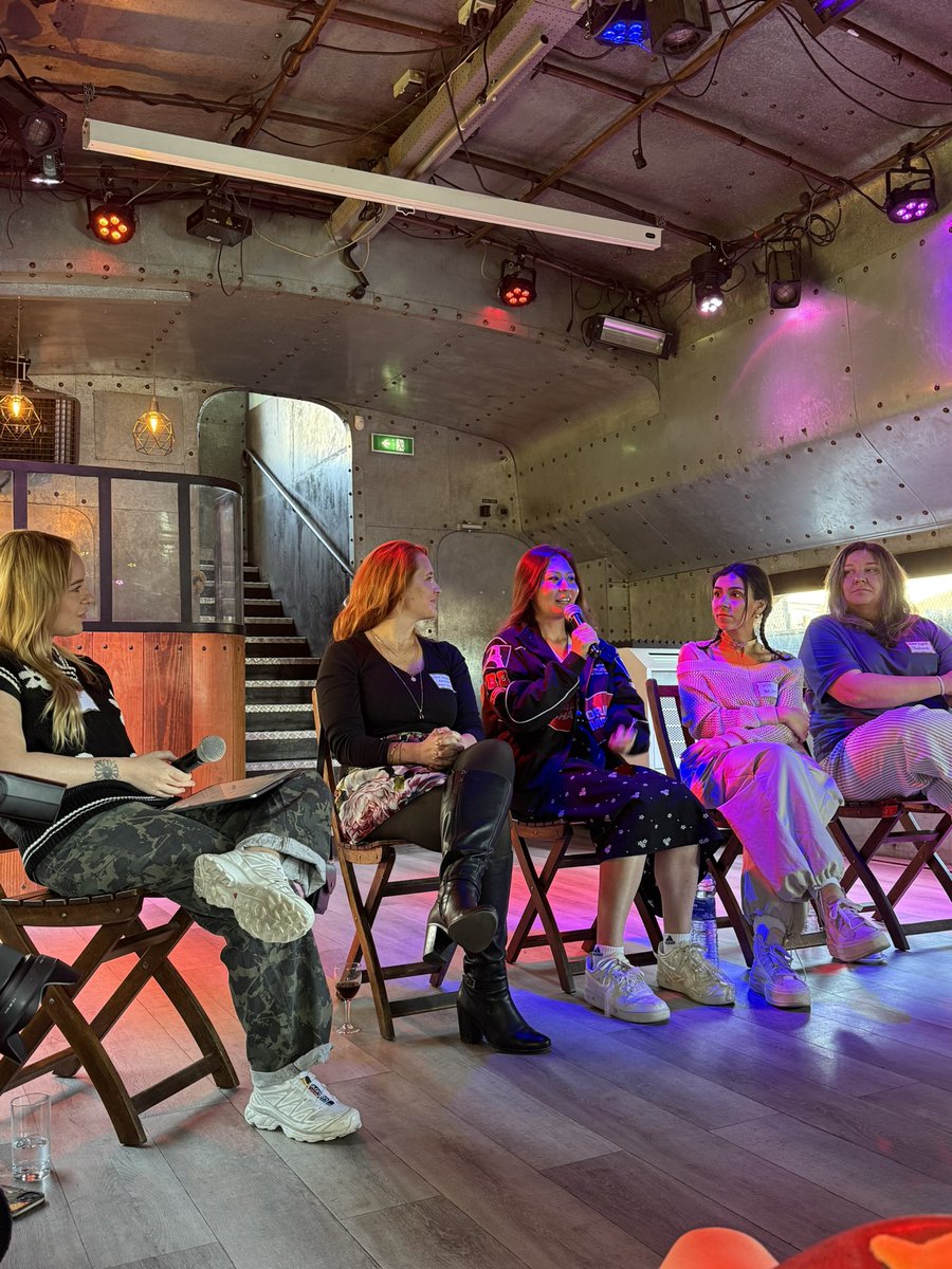 FNATIC meg tweet media