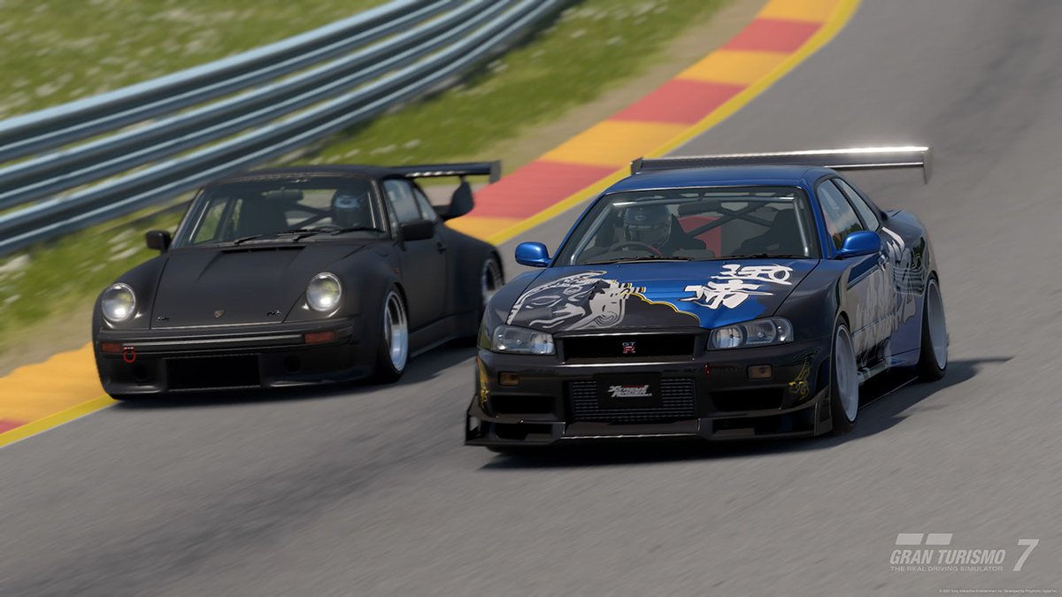 skymac_org's tweet photo. Nous débutons le week end avec l'ajout d'une réalisation pour l'épreuve Course Turbo Sports sur Watkins Glen ajoutée avec la MaJ 1.63. Ce fut l'occasion de tester la NISMO R-34 Z avec des réglages à 700PP. Un monstre. #GranTurismo7 #GT7 
https://t.co/bImsR6iYx3 https://t.co/MOtUy9g1uw