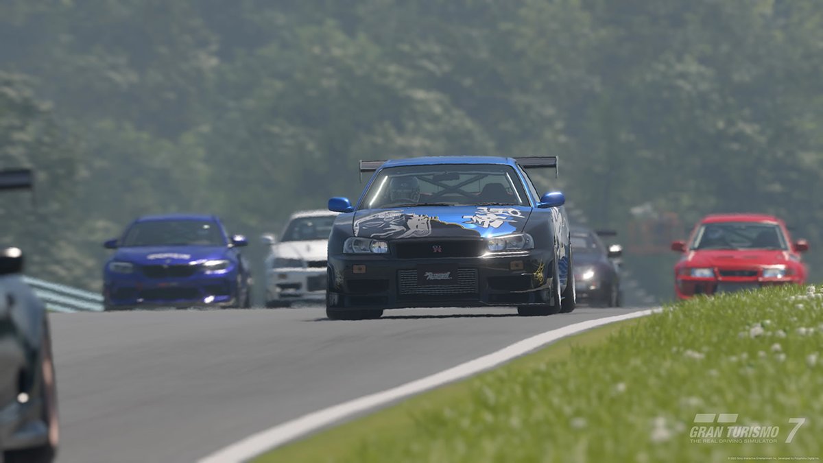 skymac_org's tweet photo. Nous débutons le week end avec l'ajout d'une réalisation pour l'épreuve Course Turbo Sports sur Watkins Glen ajoutée avec la MaJ 1.63. Ce fut l'occasion de tester la NISMO R-34 Z avec des réglages à 700PP. Un monstre. #GranTurismo7 #GT7 
https://t.co/bImsR6iYx3 https://t.co/MOtUy9g1uw