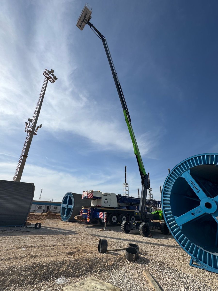 RicJamie2222's tweet image. The backbone of modern construction. JOVOO lifts are tackling complex high-rise and infrastructure projects globally. What&apos;s the biggest challenge on your site this week? We have a machine for it. #ConstructionLife #HeavyEquipment #SiteSolution  jovoolift.com