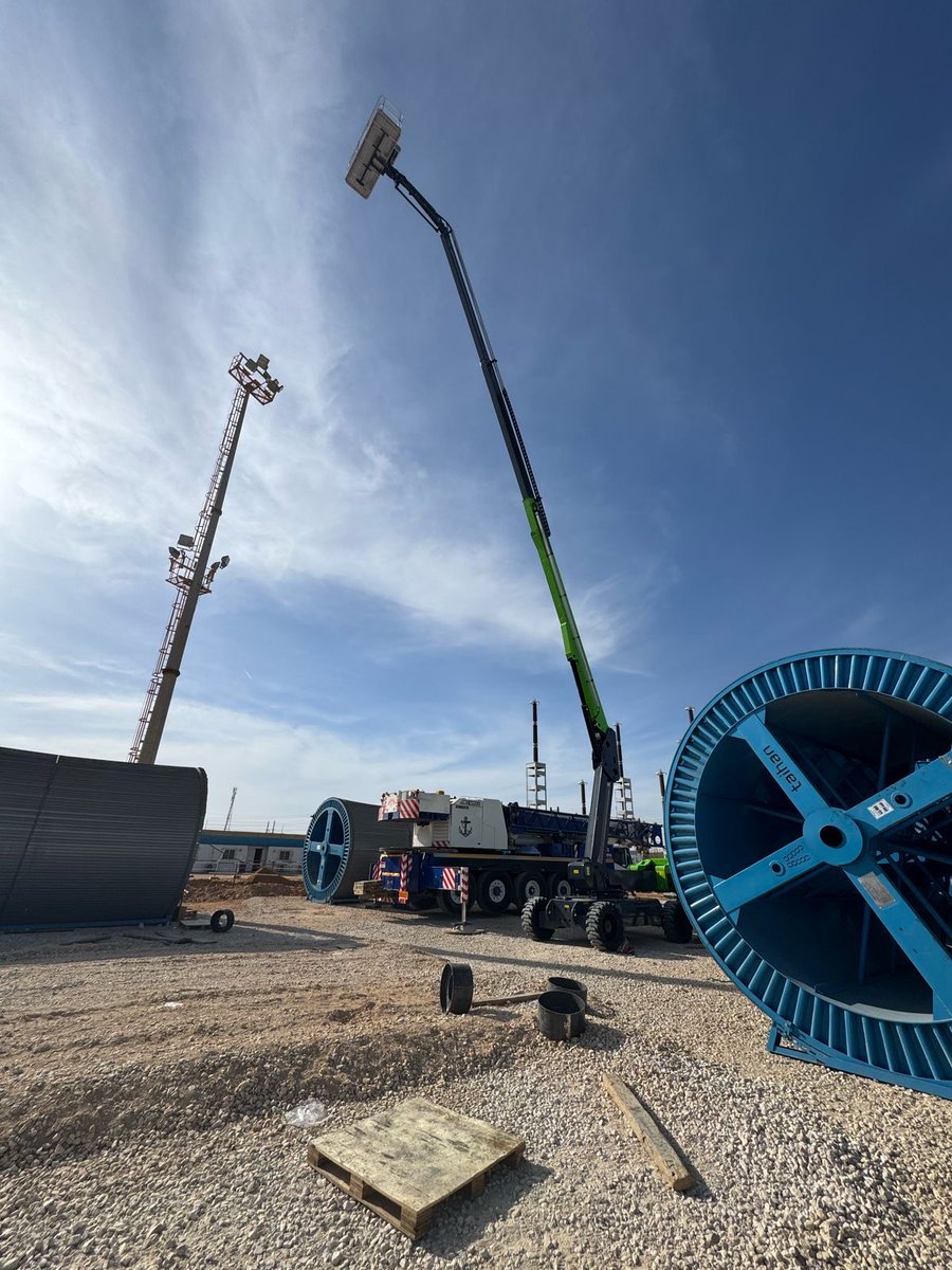 RicJamie2222's tweet image. The backbone of modern construction. JOVOO lifts are tackling complex high-rise and infrastructure projects globally. What&apos;s the biggest challenge on your site this week? We have a machine for it. #ConstructionLife #HeavyEquipment #SiteSolution  jovoolift.com