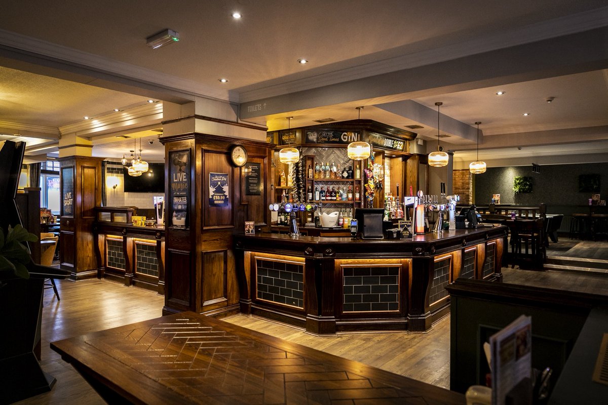 PDSDesignBuild's tweet image. The Anson in Wallsend has reopened following a four-week internal and external refurbishment.

With careful planning and close collaboration between M&amp;amp;B, Michelle Glasier, and Emma Hardaker from Nanu Group, the project was successfully delivered to a high standard.