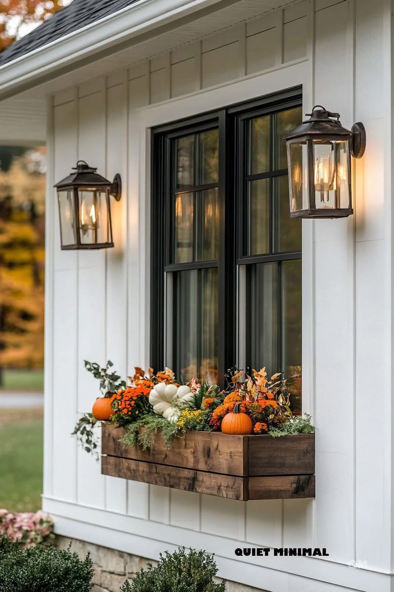 ............ 

İnandığım insanlar yüzünden, 
beklediğim yarınlar dünde kaldı.'.. 

..🖤.. 

Ⓜ️..........