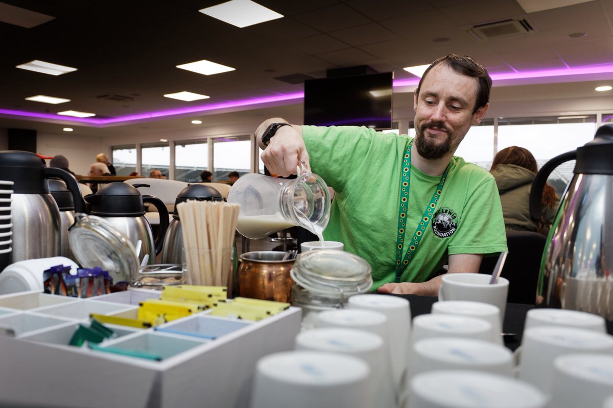 SwansOfficial's tweet image. Today's matchday is dedicated to the @JacLewisFdn 💚

Read Ashley and Tina's stories here 👉 swanseacity.club/3Iuruxf