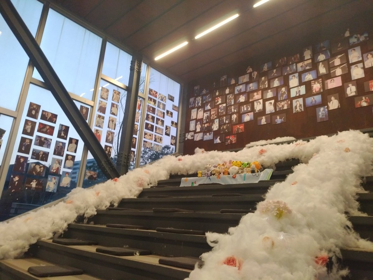 #윤정한1004DAY
#1004정한드림데이
#Happy_JEONGHAN_Day
#JEONGHAN #정한
#SEVENTEEN #세븐틴
來跑生咖啦~
剛好遇到有人帶了miniteen全家福😍