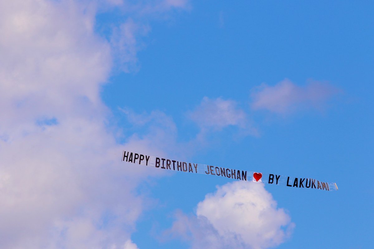 My love letter flying over Australia Golden Coast. Wish u a happy birthday and an amazing day.
#Jeonghan #Happy_JEONGHAN_Day