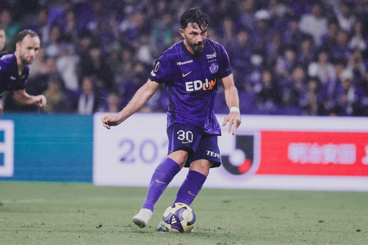 最後の最後までGKの動きを見極め、 冷静に、正確に、逆を突く。 #トル