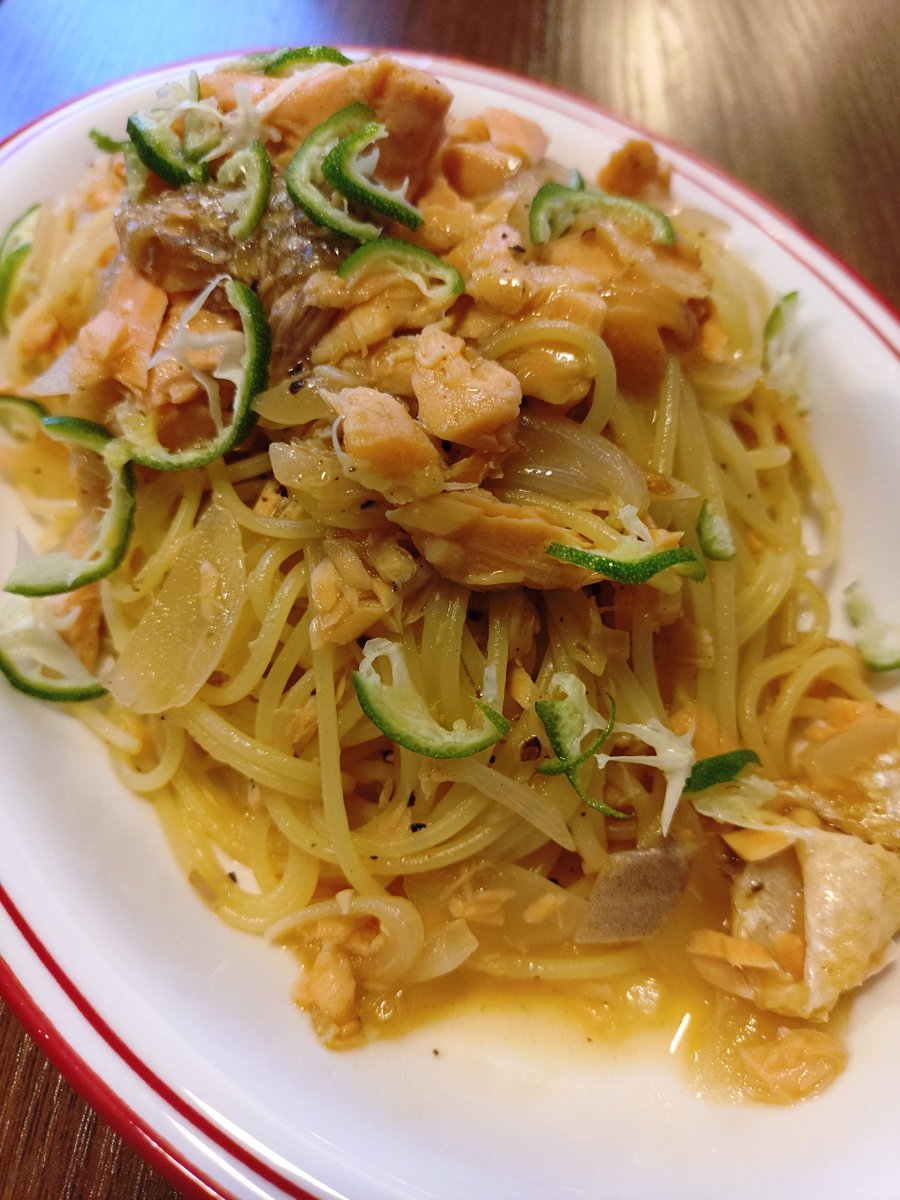 nm0001's tweet image. Garlic Oil Pasta with Salmon, Onion and Shikwasa Citrus. Good Morning!
鮭とタマネギとシークヮーサーで朝パスタ #pasta #パスタ #breakfast #朝食 #朝パスタ