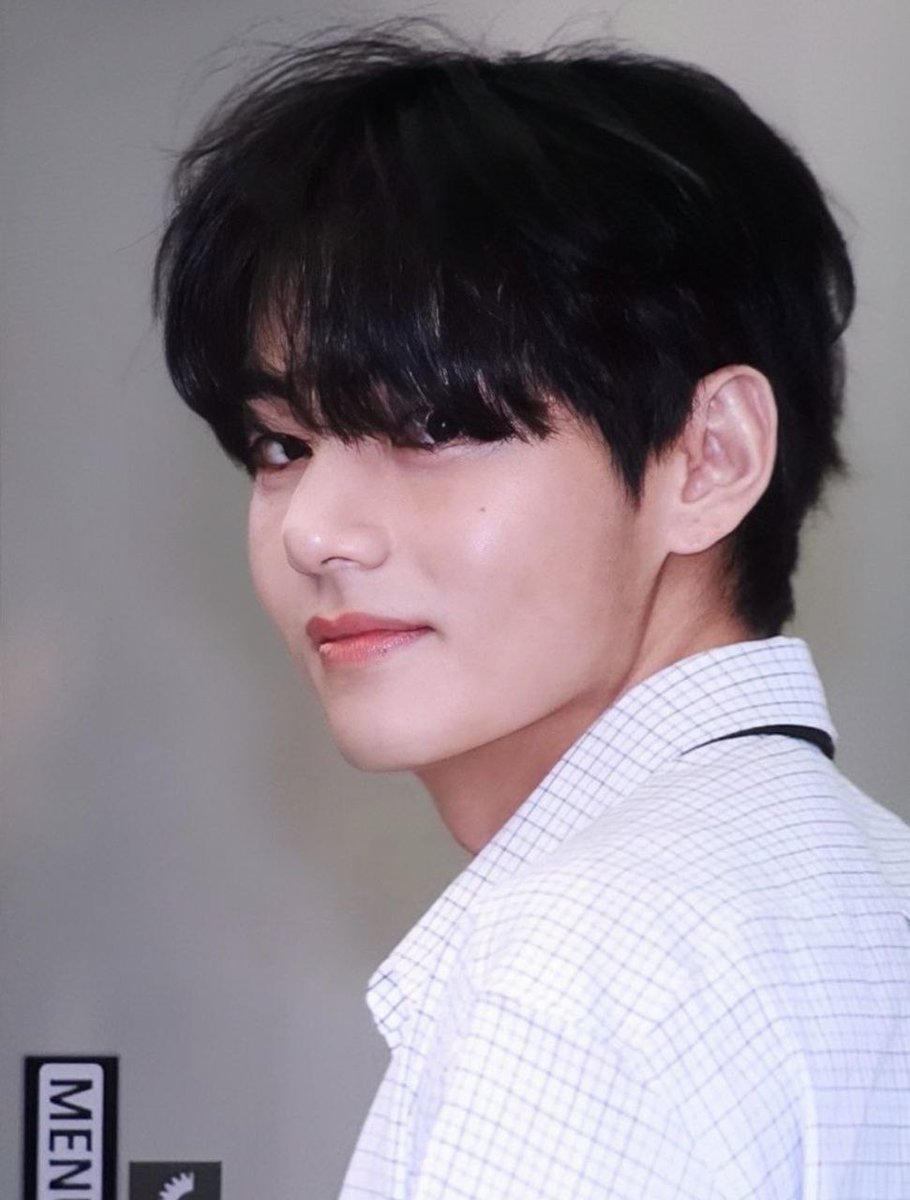 Alex_Ad_b's tweet photo. V FOR PARIS FASHION WEEK
CELINE AMBASSADOR
TAEHYUNG

#VXCELINEPFW
#CELINESUMMER2026
#TAEHYUNGXCELINE
#PFW
#PFW2025 https://t.co/Ul9XXJ2HBe