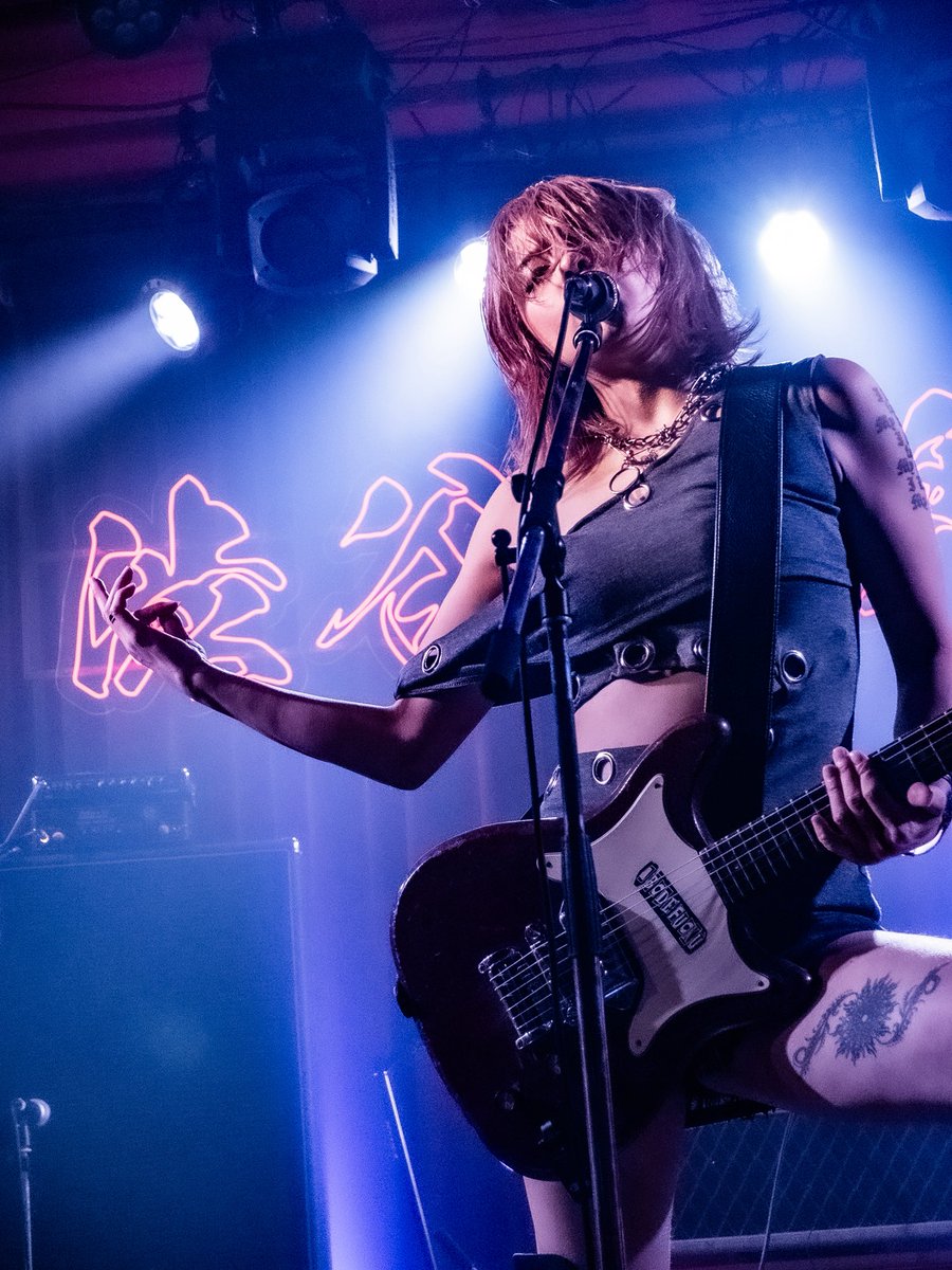 photomasu2's tweet image. #HADES x #DOLLPARTS pre.'
『Make waves』
with #甘い断頭台 at. 渋谷音楽堂【2025/10/3】

DOLL PARTSサポートドラム、SAISEIGAの桐子さん

ロングセットの3マンライブ、大満足の聴き応え、コラボステージも楽しめました。

photo : DOLL PARTS Vo.&amp;amp;Gt. ARISA @DOLLPARTSARISA