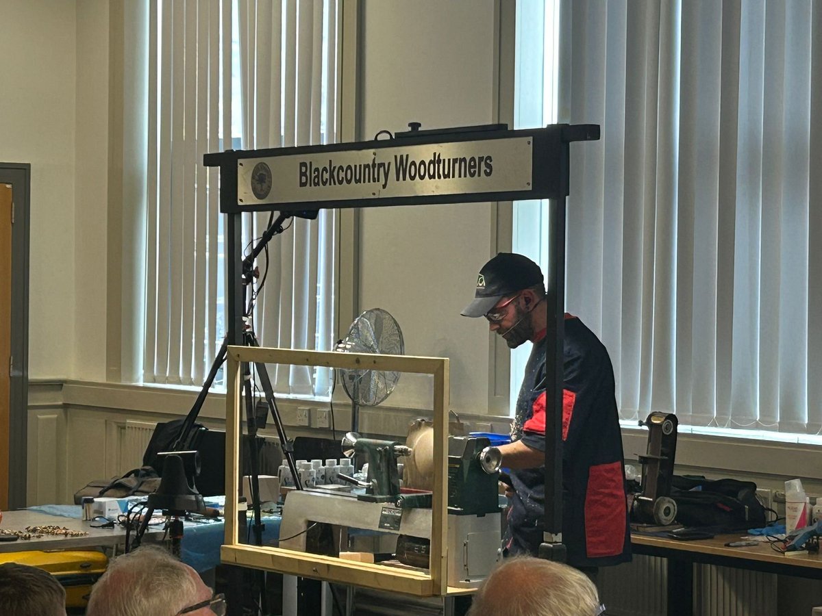 ConnectedDudley's tweet photo. Dudley College today. Fantastic. https://t.co/obyAodg9dx
