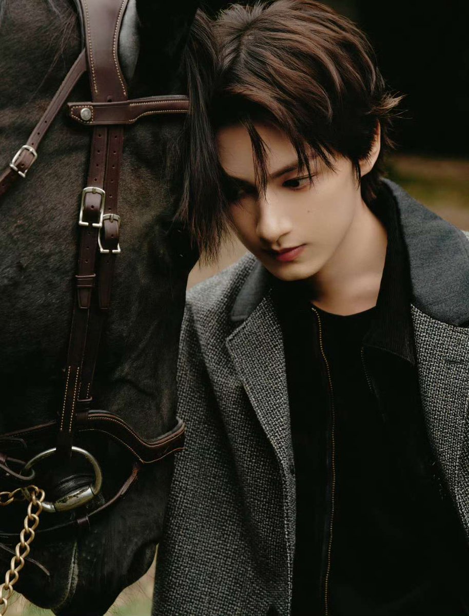 [17s] Finally it's The Day!! First Jun PFW with Maison Margiela ✨

↓↓ Yukk drop tags buat Junhui ↓↓

JUN FOR MAISON MARGIELA
#.JUNxMaisonMargiela #.MaisonMargielaSS26
#.ParisFashionWeek <a href="/pledis_17/">세븐틴(SEVENTEEN)</a> <a href="/Margiela/">Maison Margiela</a>