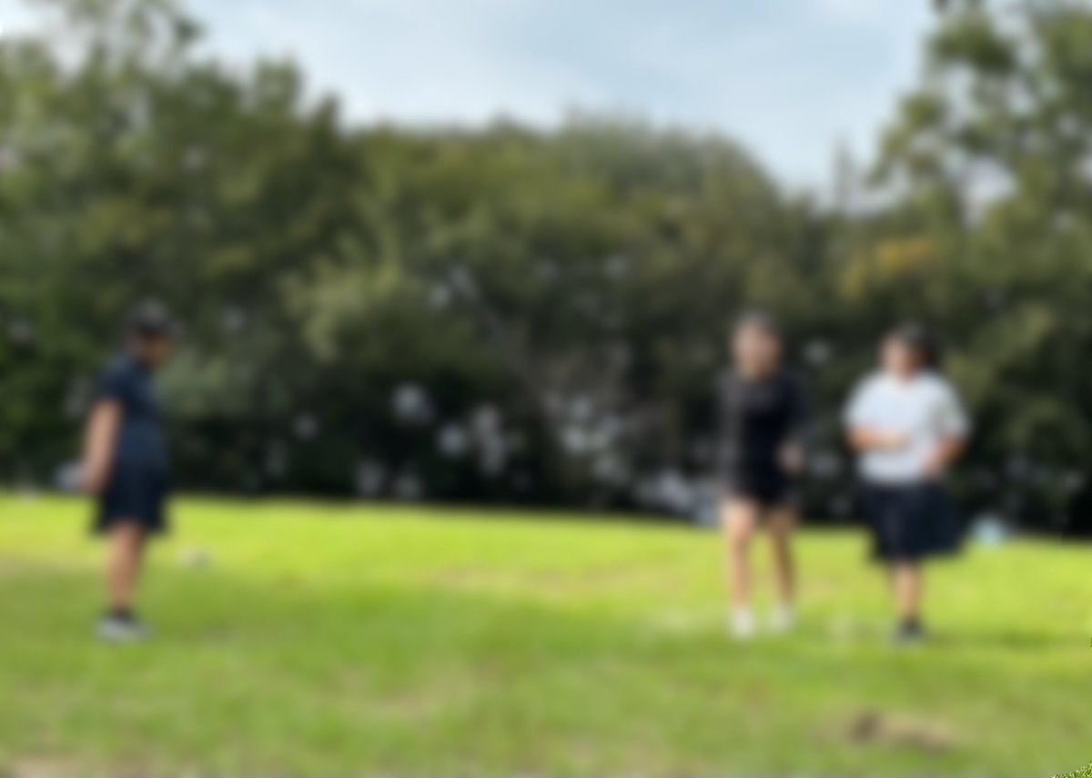 【報告📝】
今日で地区大会まで1週間となりました！
大会に向けて日々練習を頑張っています✍️
熊本北高校は10月11日、12日に八代市鏡文化センターで行われる八代市高校演劇大会（A日程大会）に出演します!!北高は11日の上演3つ目です！

声の届く場所(生徒創作)を上演します✨

是非お越しください！🌼