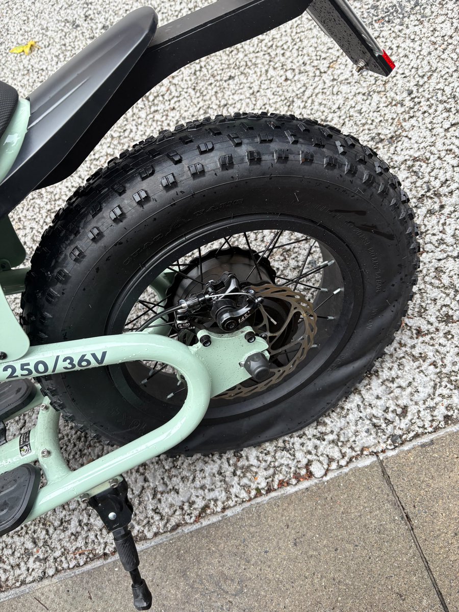mosvaclean's tweet photo. 歌舞伎町でやられました、、、
清掃移動中のことでした、、、 https://t.co/mwUU1uNol6