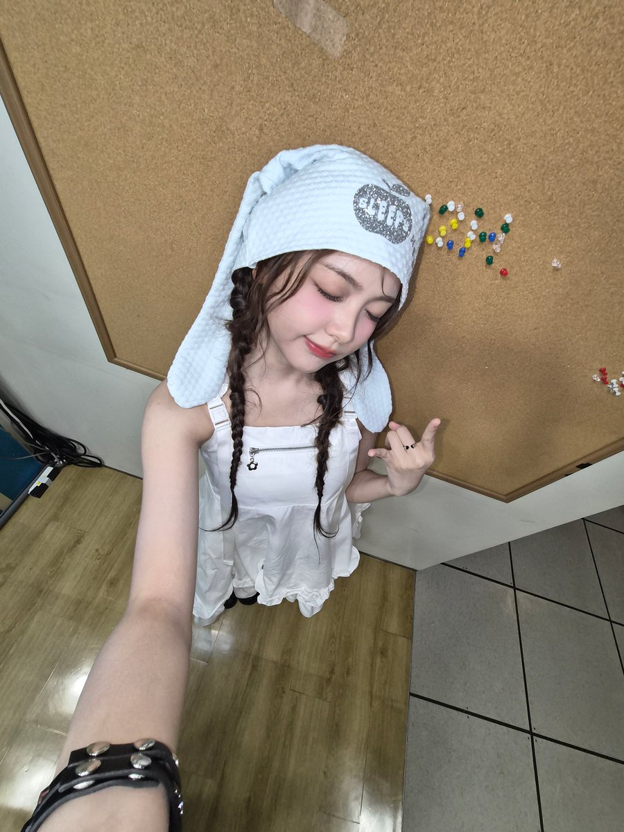 cawoozpics tweet media