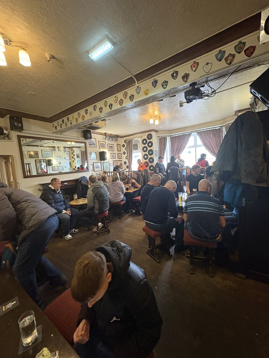 Morning from Sheffield &amp; the excellent New Barrack Tavern. So glad it’s an early opener for the 12.30 kickoffs.
Sheffield Wed (a). #PUSB ⚽️