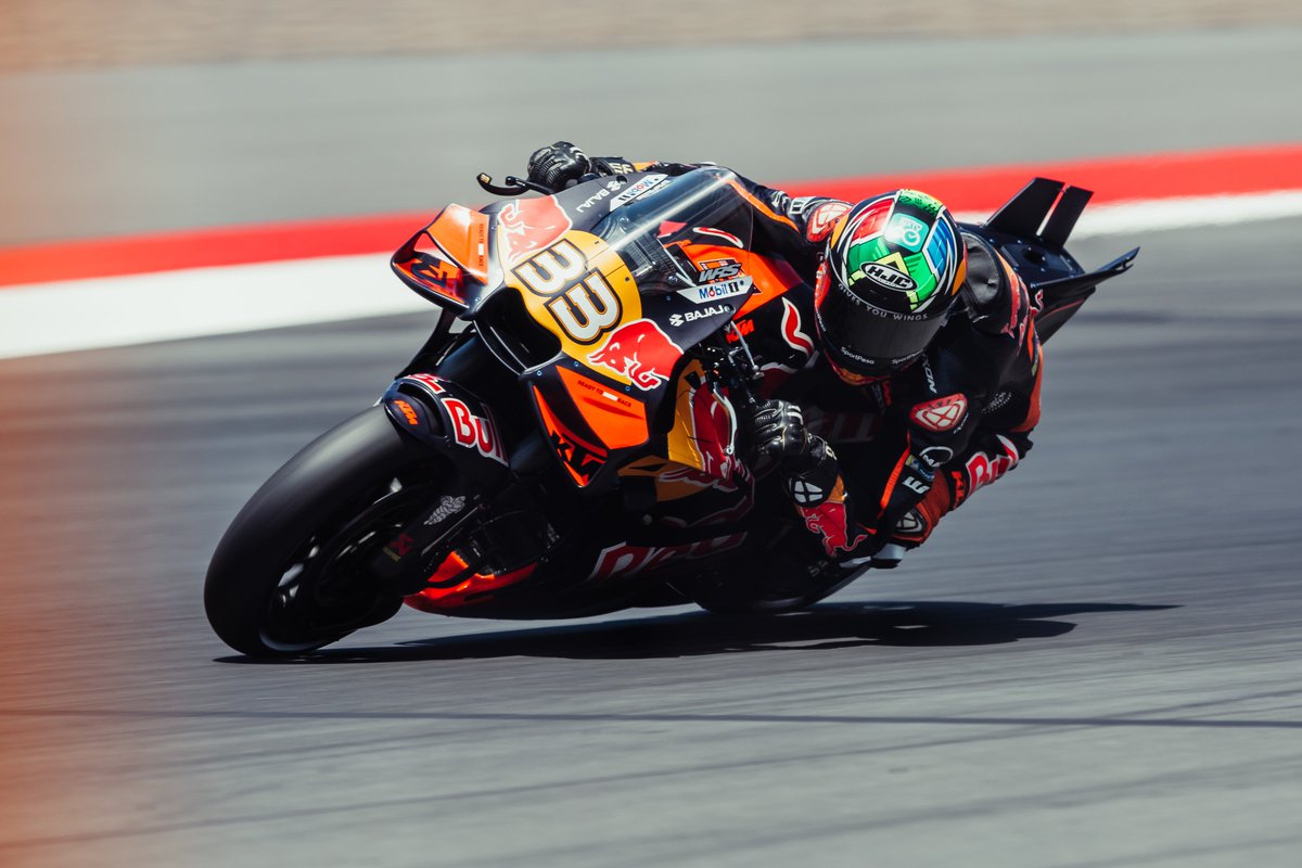 BradBinder_33's tweet photo. P10 in the Sprint today. Still work to do but we’ll line up ready for tomorrow 🇿🇦✊🇮🇩 #indonesiangp @KTM_Racing https://t.co/2hOvgbVnMU