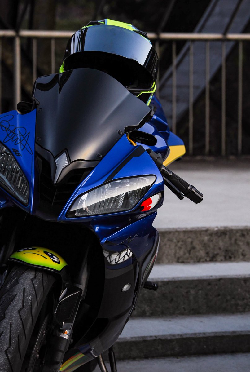 _jun_r7_'s tweet photo. 年末に車検切れからようやく復活させたR6
そしてやっとビーコムデビュー https://t.co/zGQhfctDF8